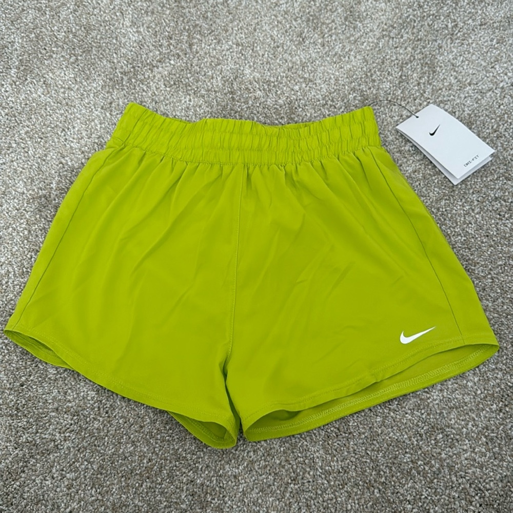 Kids Medium Nike Training shorts